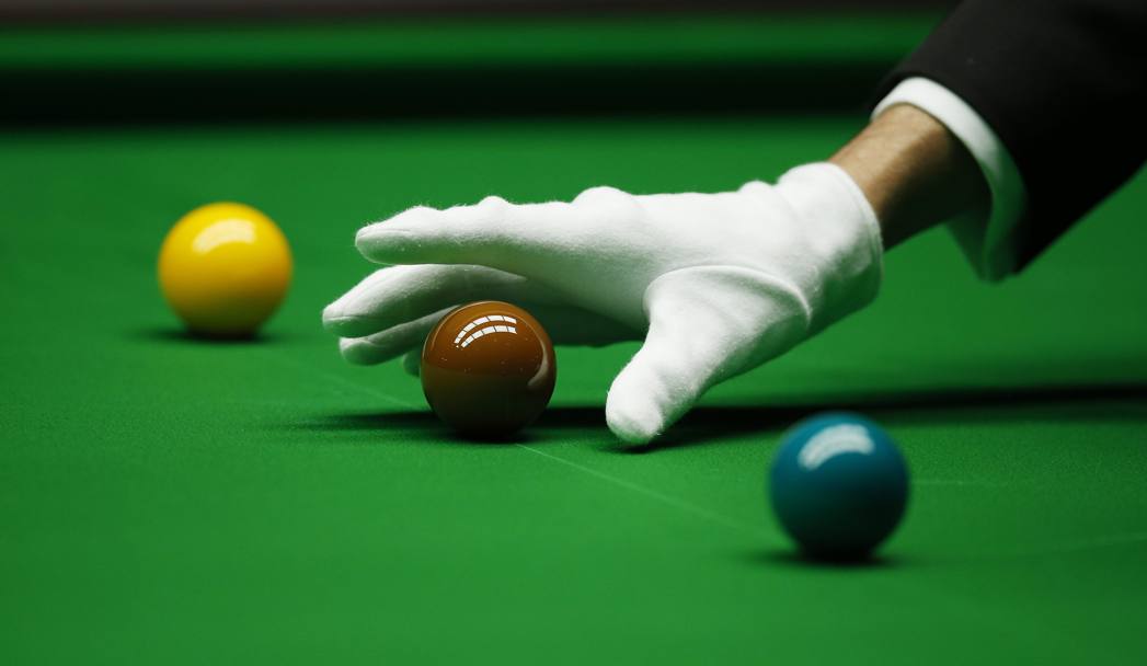 Snooker - Dafabet Masters: il guanto bianco dell&#39;arbitro (Action Images) 